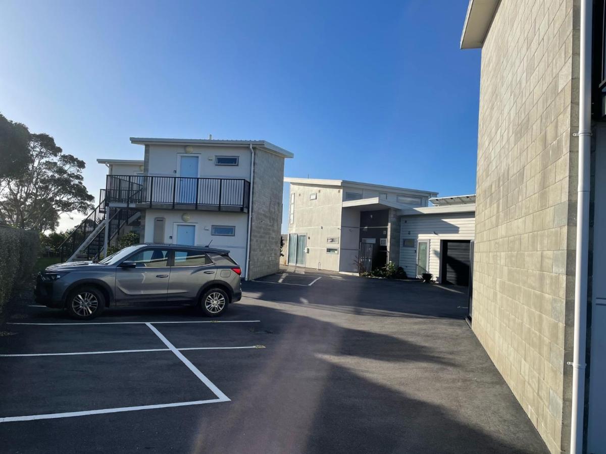 Carters By The Sea Beachside Studio Apartments Carters Beach Exterior photo